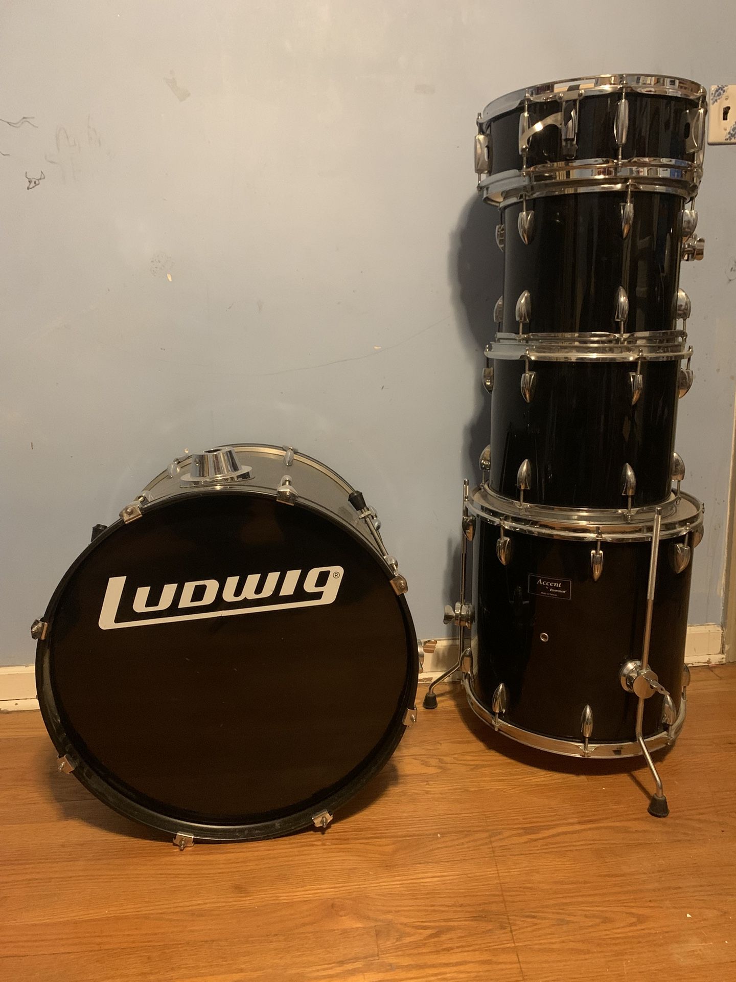 5 Piece Ludwig Drum Kit