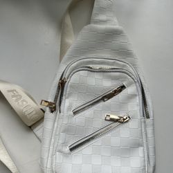 Cross Body White Purse Lightly Used