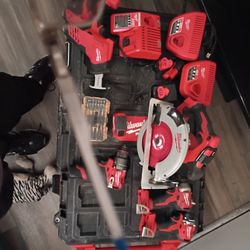 Milwaukee  Tools