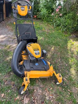 Cub Cadet CC 600 Self-Propelled Gas Lawn Mower