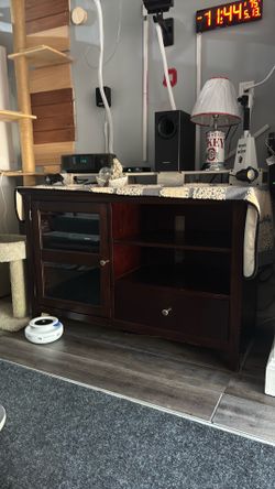 Entertainment center