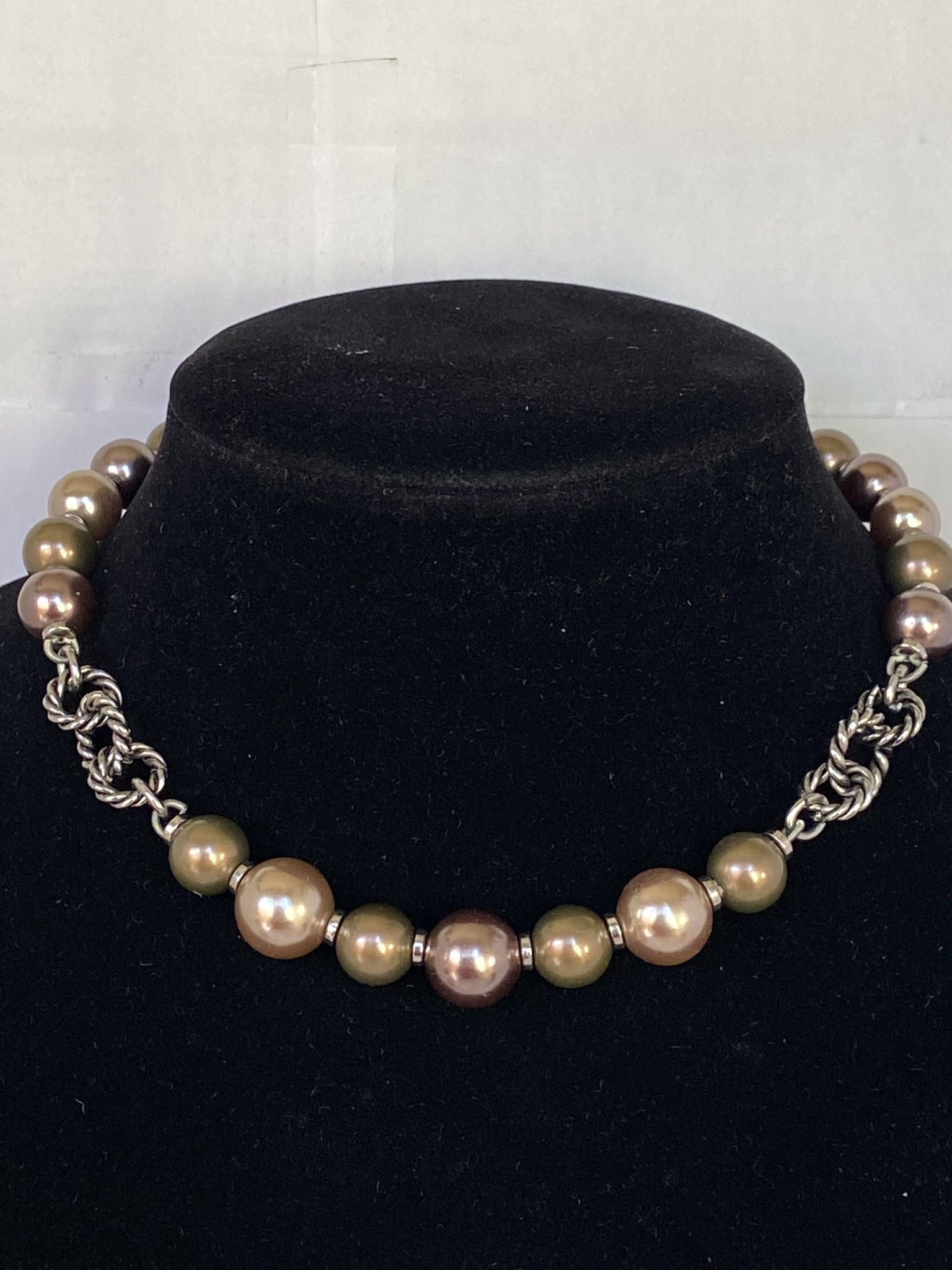 Vintage Pearls With Silver Plated Hardware Design
