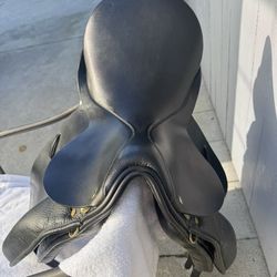 WINDSOR GREENLINE DRESSAGE SADDLE ✨Excellent Condition