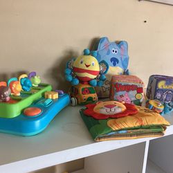  8 Learning Baby Plushes And Plastic Fisher Price Toy No Broken Or Stains All Cleaning And Washed In Good Condition 