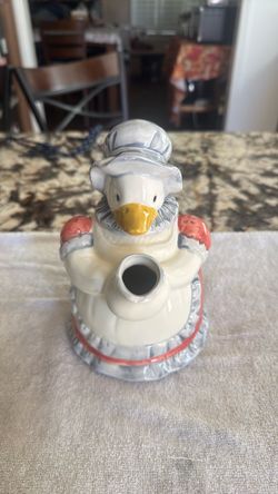 Mother goose tea pot
