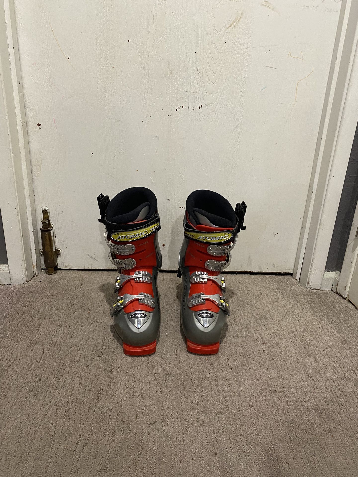 Ski Boots - Size 25cm