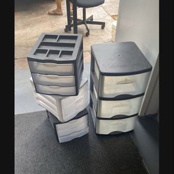 (4) storage bins