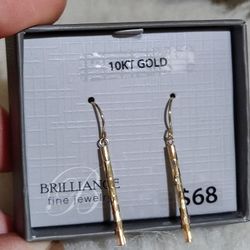 10kt Yellow Gold Diamond Cut Stick Earrings.