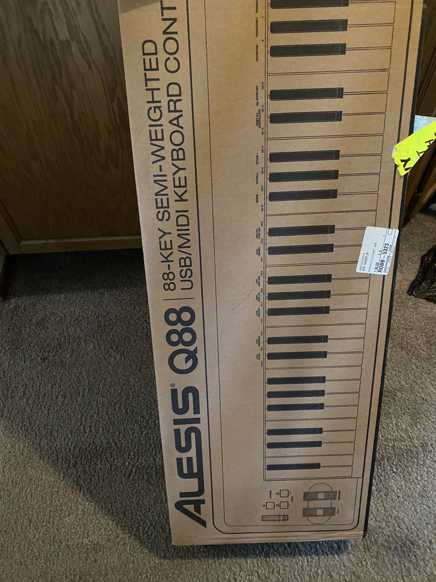 Alesis Q88 88-key semi-weighted USB/MIDI keyboard controller with pedal