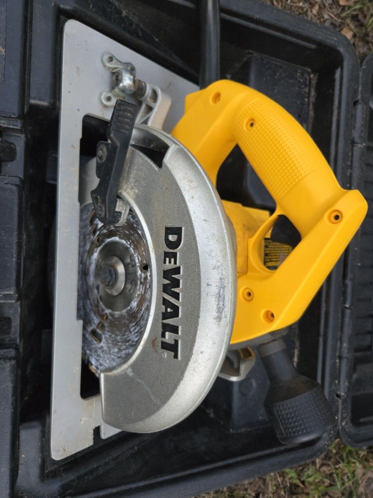 Dewalt Circular Saw