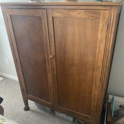 Antique wooden chifforobe 
