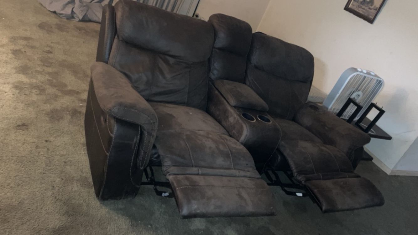 Couches And Recliners FREE shipping Within 25 Miles Of Me