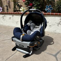 Chicco Rear-Facing Baby Car Seat