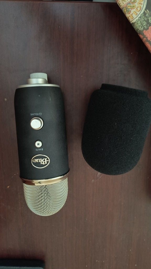 Blue Yeti Microphone With Boom