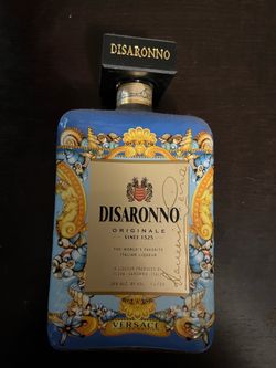 Rare! Empty 1-liter bottle of the Disaronno Originale "Wears Versace" Limited Edition amaretto, released in 2014.