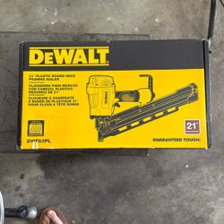 Dewalt 21 Round Head Nail Gun New In Box
