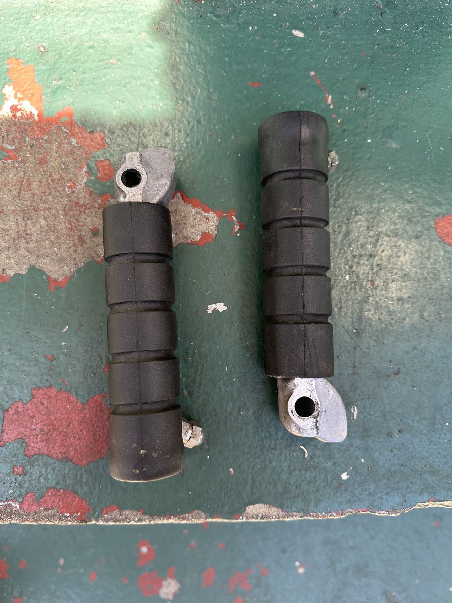 Scout Bobber Foot pegs 