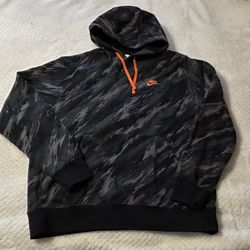 Nike Sportswear Club Fleece Tiger Camo Pullover Hoodie Men size Large DD5126-010