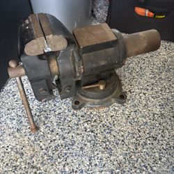 Heavy Duty Bench Vise 