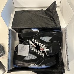 RETRO 5 BLACK METALLIC REIMAGINED 