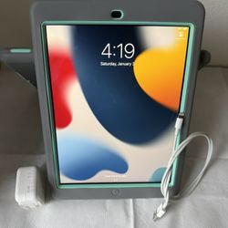 Apple iPad Air 2 with Cable & Charger,  A1566 (2nd Gen Tablet)