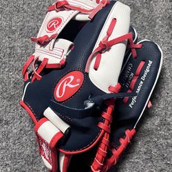 Rawlings Baseball glove (NEW)  11 In Size