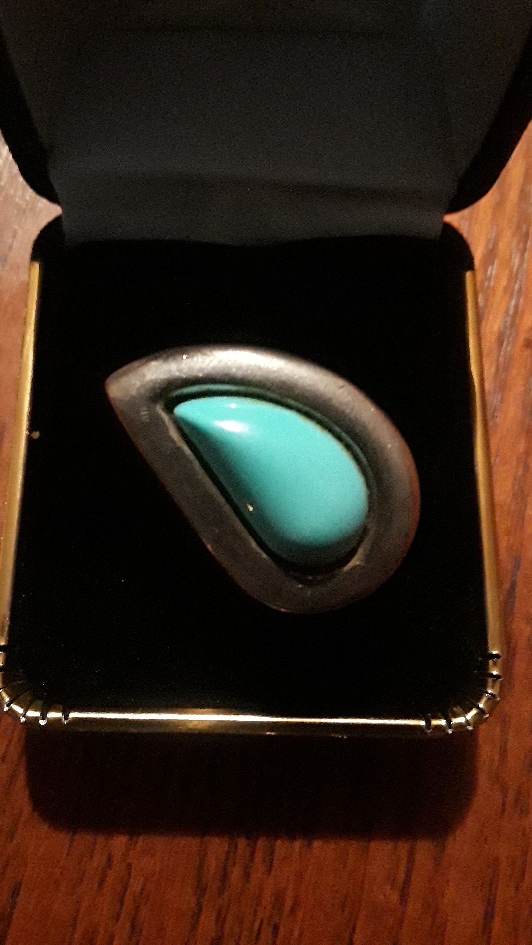 Gorgeous Sterling Silver 925 Turquoise stone ring.