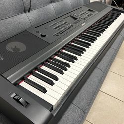 Yamaha DGX 670