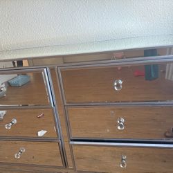Mirrored Dresser $150 New Condition 