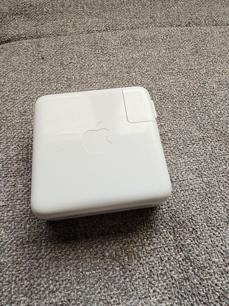Genuine 61 Watts USB C Apple Charger