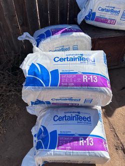 Rolls CertainTeed R-13 Kraft Faced Fiberglass Insulation – 40 Sq. Ft. Each