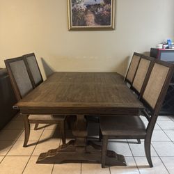 Kitchen Table & Chairs