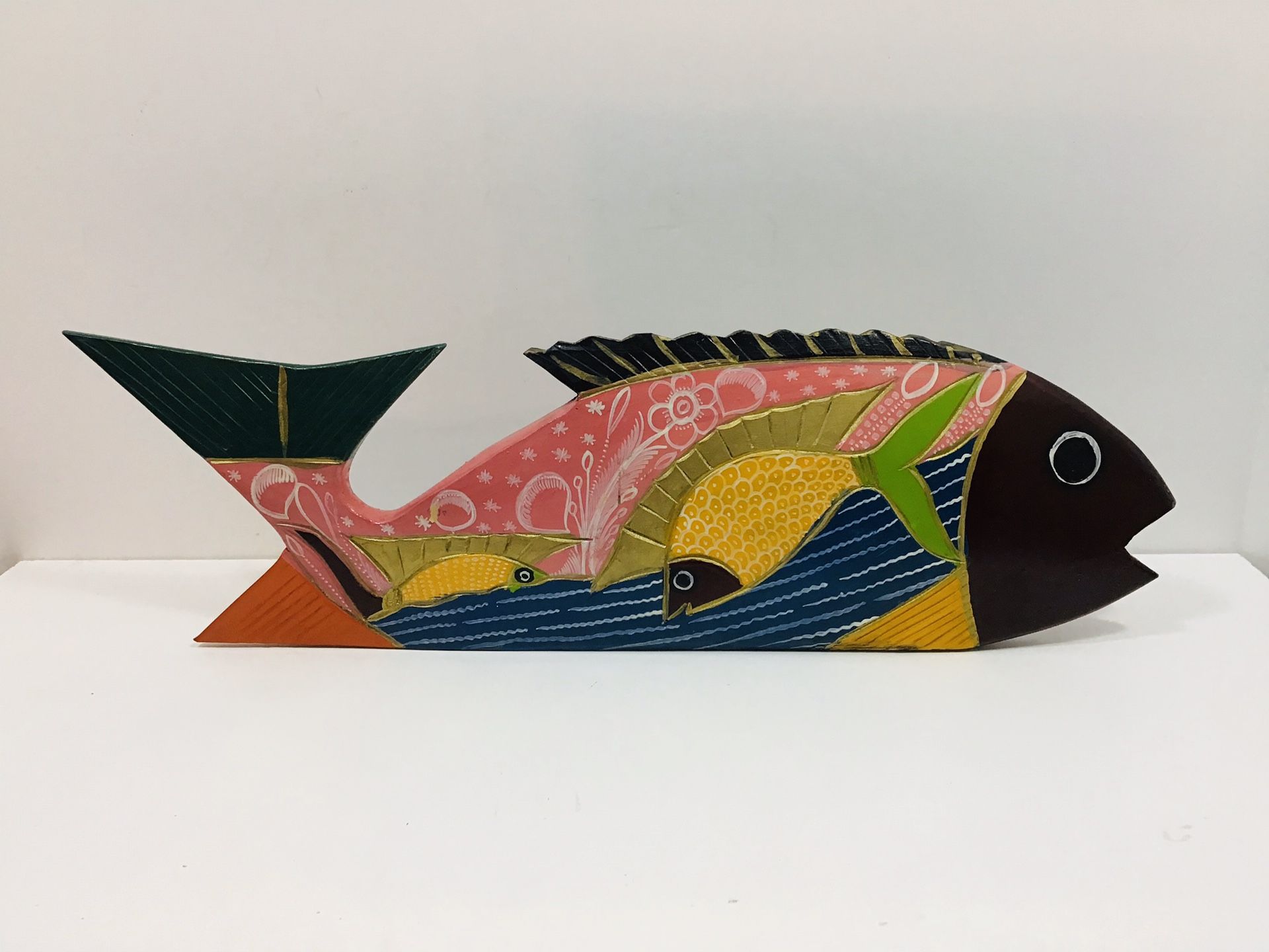 Hand painted 16” Wooden Fish / Multicolored Excellent Condition