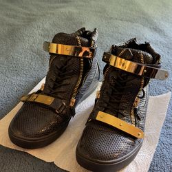 J75 Sneakers (Rarely used) Size 9 Mens (NEGOTIABLE PRICE!!!)