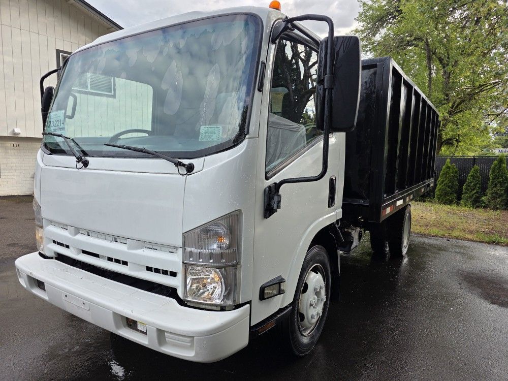 2010 Isuzu NRR