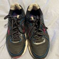 Womens Brooks Sneakers Sz 8
