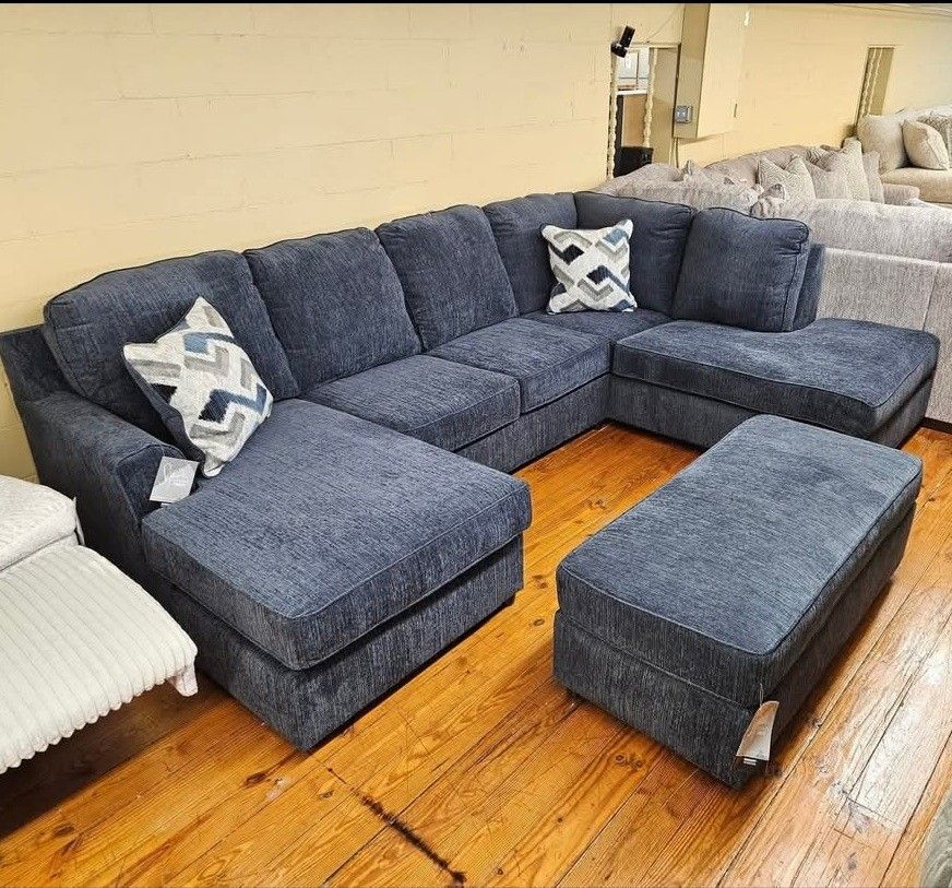 AP🎉 Albar Place 2-Piece Sectional with Chaise// Financing & Delivery Available
