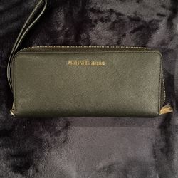 Michael Kors Wallet/wristlet