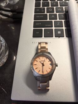 Rose gold fossil watch