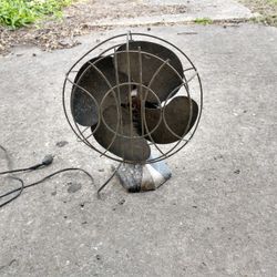  Antique 10 " Oscillating Fan In Original Condition Very Old And It Still Works Can with a lot Of patina and some old dust