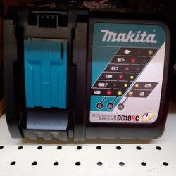 MAKITA 18V FAST CHARGER 