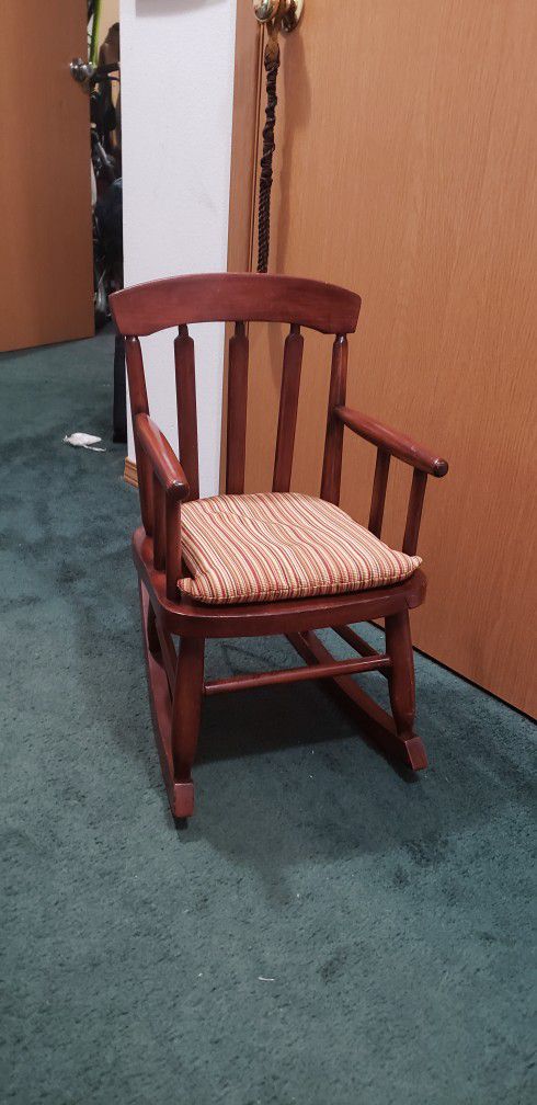 Child's Wooden Rocking Chair With Seat Cushion 
