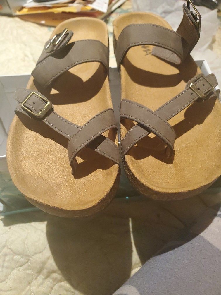 Womens "Birkenstock" Style Sandal