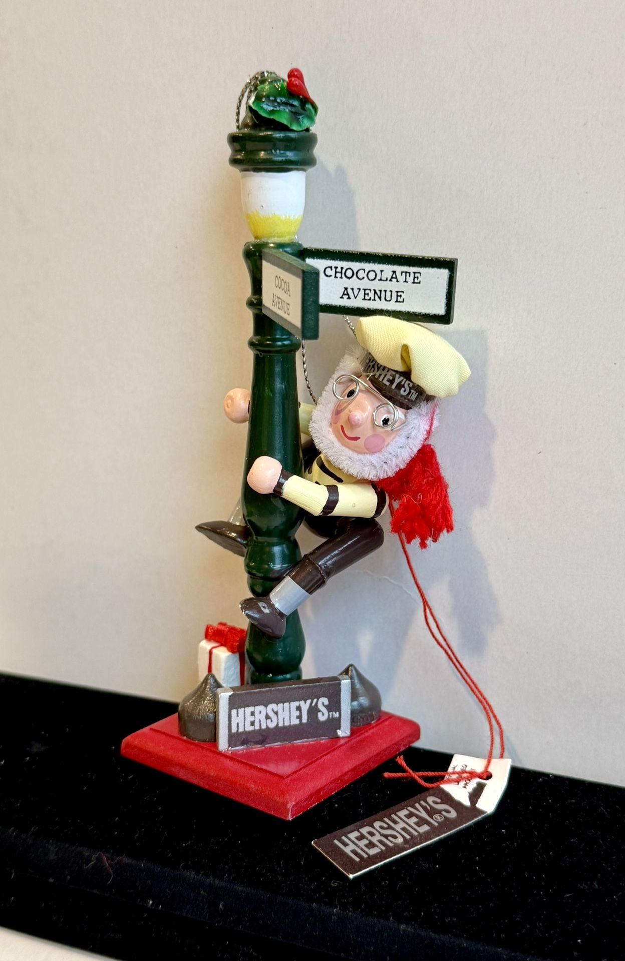 Vintage Kurt Adler Hershey's Xmas Ornament Elf On Lamppost 1996 Collector Series