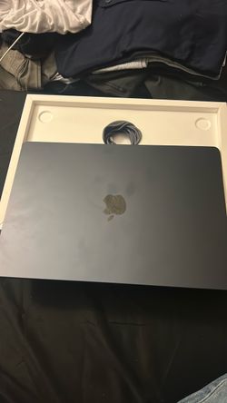 Apple Laptop
