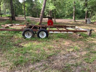 Traila echisa 20 pies