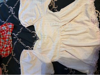 A very new like shirt barely worn size in XL