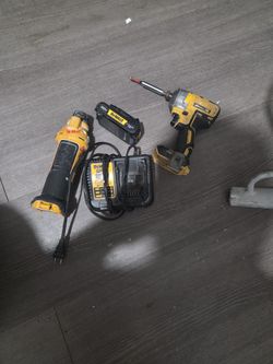 Impact Drill And Router Dewalt With Charguer And Batery