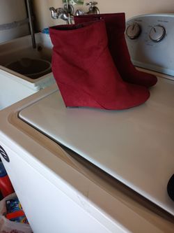 New women boots size 8.5
