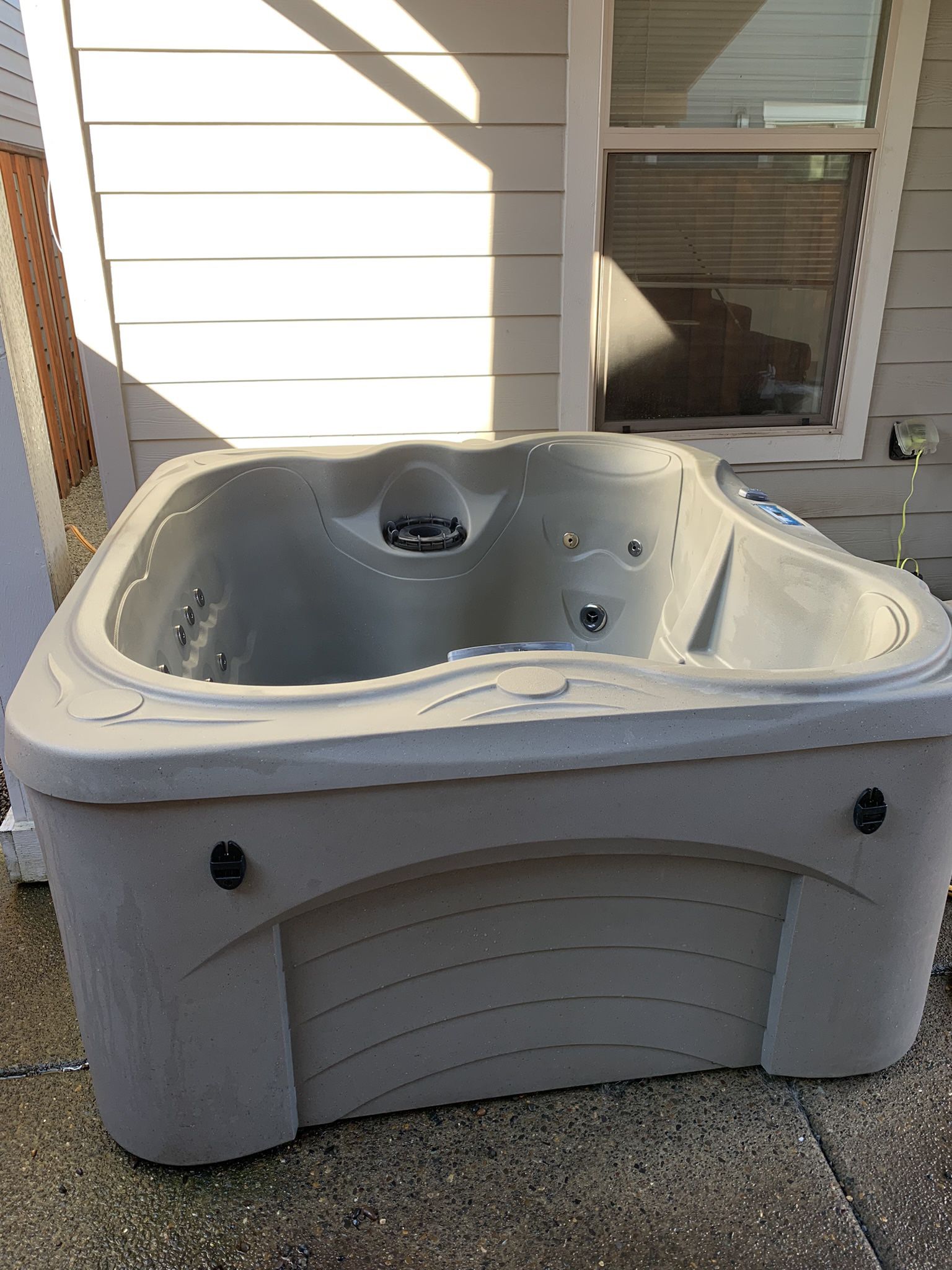 Aquaterra Spa Grayson Hot tub 